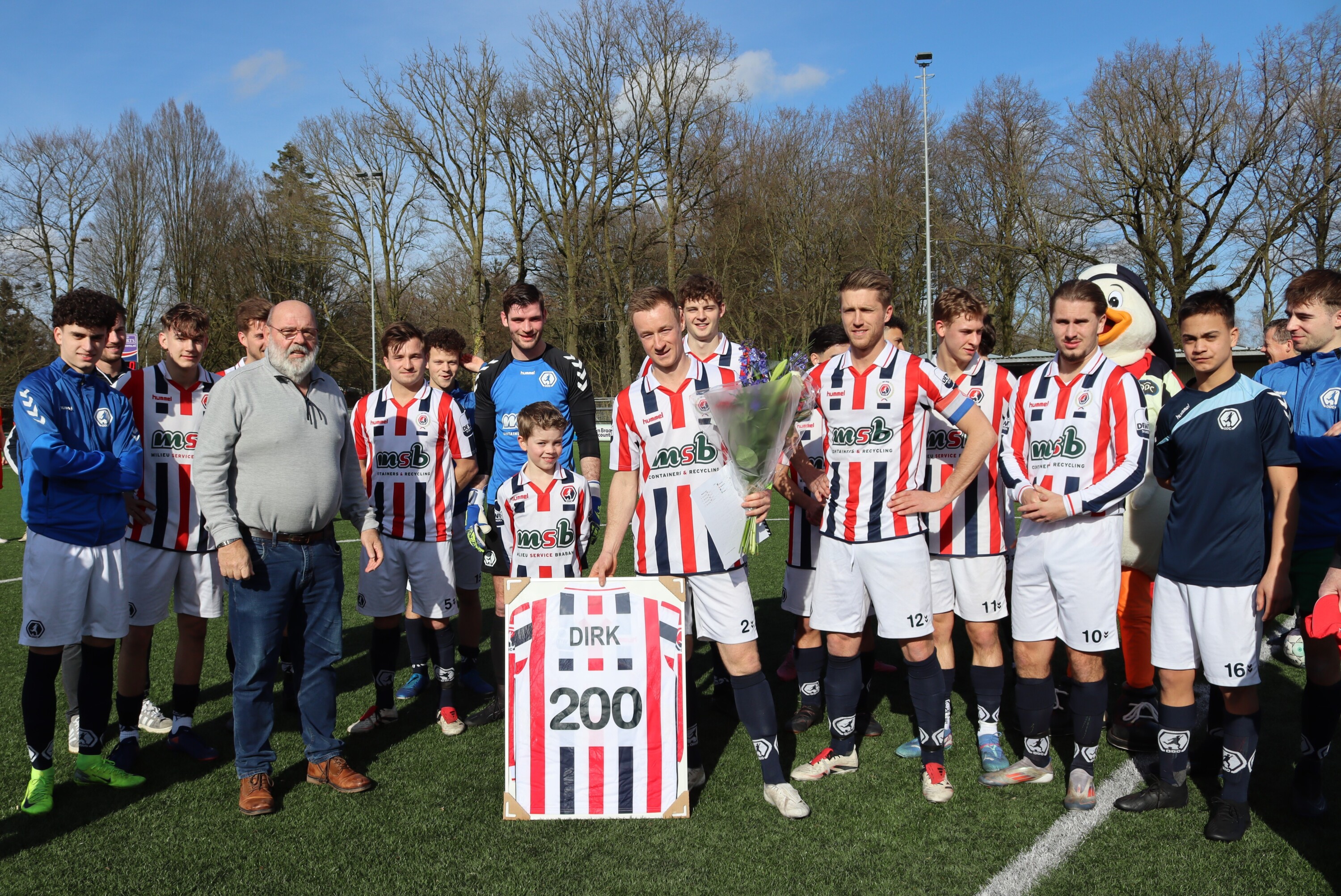 1 Huldiging Dirk van der Struijk 200 duels foto Marc Cleutjens 1