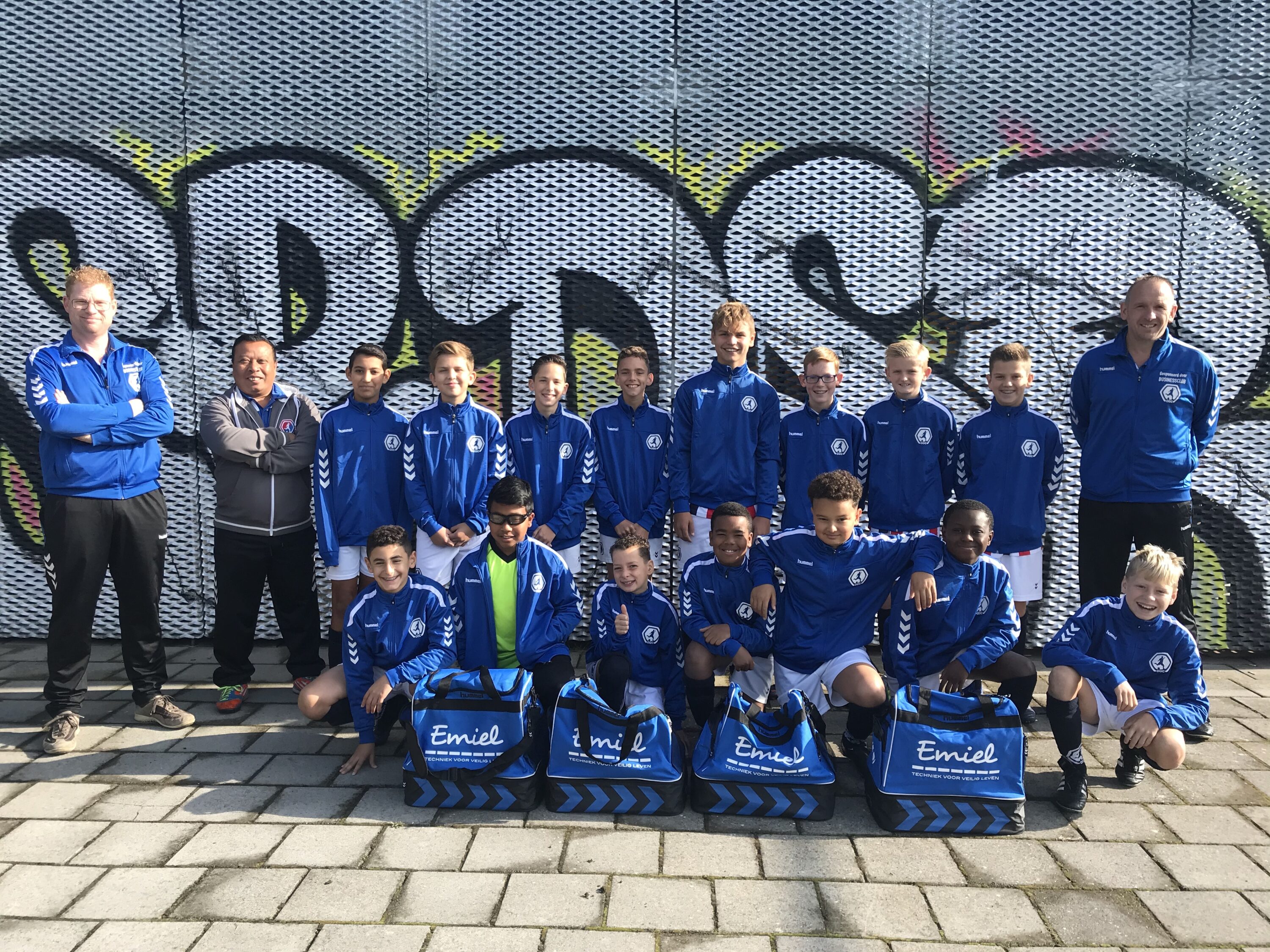 2 BAA1329 994 C 4 FA5 AD12 0 A5 F6 CFBFBD3